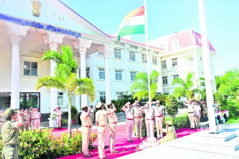 అమరవీరుల త్యాగాలు మరువలేనివి 