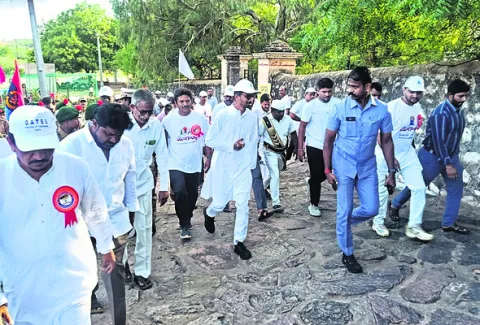 గుత్తి కోట ఉత్సవాలకు రూ.50 లక్షలు 
