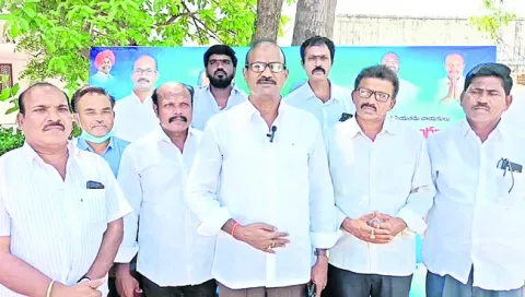 మెట్ట రైతులను ఆదుకోవాలి 