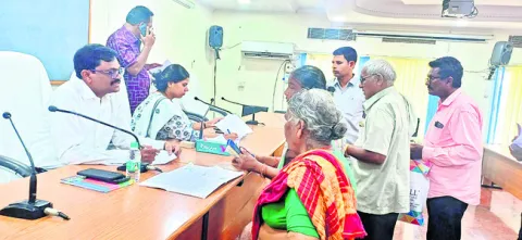 ప్రజావాణి అర్జీలపై అలసత్వం వద్దు 