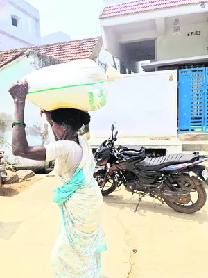 వీడని