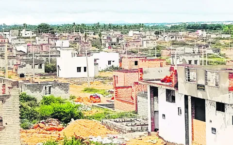 మా పరిస్థితేంటి సారూ! 
