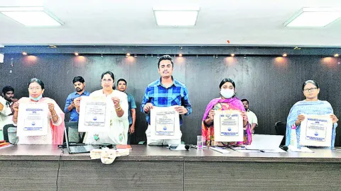 పర్యావరణ పరిరక్షణకు కలిసి పనిచేద్దాం 