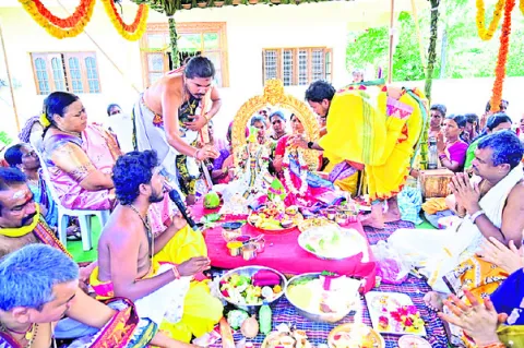 ఘనంగా విగ్రహ ప్రతిష్ఠాపనోత్సవం