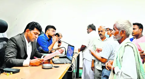 అర్జీలను వేగవంతంగా పరిష్కరించాలి 