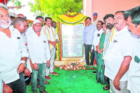 పేదలందరికీ ఇందిరమ్మ ఇళ్లు