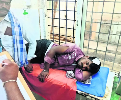 వైఎస్సార్‌సీపీ నేతపై టీడీపీ గూండాల దాడి 