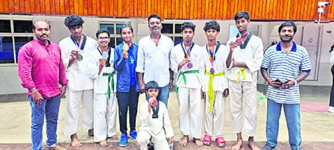 జాతీయ తైక్వాండో పోటీల్లో జిల్లాకు పతకాలు