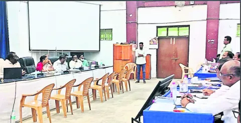 నేనే.. జిల్లా బాస్‌..!