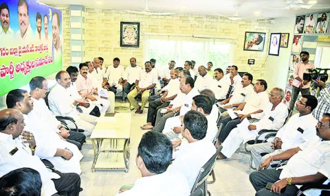 ఉచిత హామీలతో కూటమి వెన్నుపోటు 
