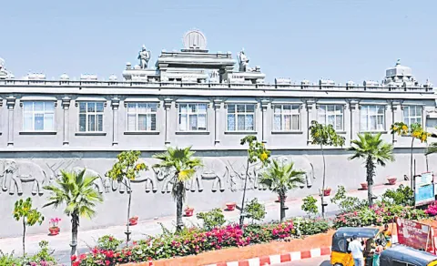 Dearth Of Security At Yadagirigutta Temple