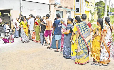 AP People Face Problems at Ration Shops