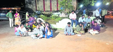 పిల్లలతో కలిసి ఆత్మహత్యాయత్నం 

