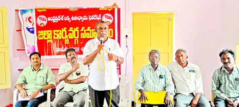 ప్రభుత్వ పాఠశాలల్లో విద్యార్థులను చేర్పిద్దాం 