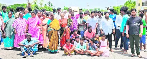 హెచ్చరిక బోర్డులు ఏర్పాటు చేయాలి 
