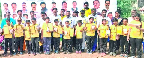 25 నిమిషాలపాటు కర్రసాము 