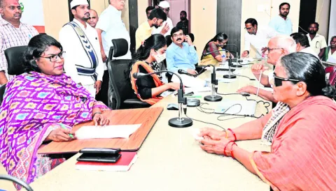 పీజీఆర్‌ఎస్‌ వికేంద్రీకరణ 