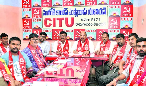 క్వార్టర్లు కాదు.. సొంతింటి పథకం కావాలి