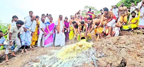 వైభవం.. వరదపాయస సేవ