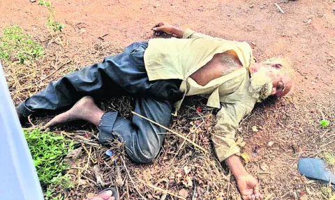 ఆటో ఢీకొని గుర్తు తెలియని వ్యక్తి మృతి
