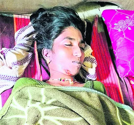 హతమార్చి.. ఆత్మహత్యగా చిత్రీకరణ? 