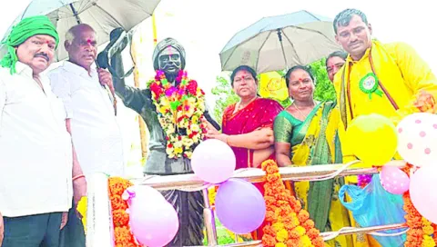 ఆదర్శనీయుడు కుమురం భీం