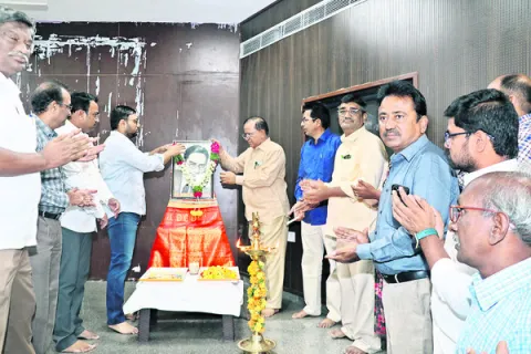 జిల్లా సమగ్రాభివృద్ధికి  కృషి చేయాలి