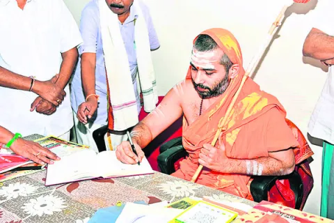 సిద్ధేశ్వరి పీఠం ఉత్తరాధికారిగా సూర్య అరవింద్‌ 