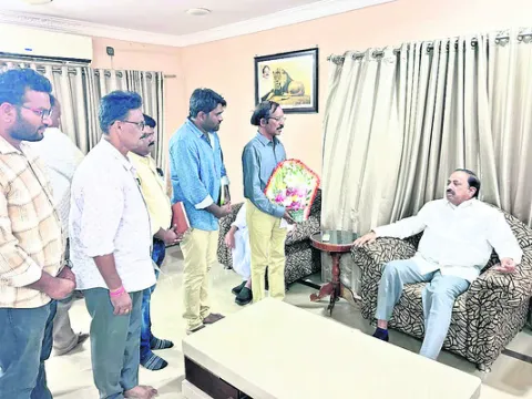 ఆయిల్‌పామ్‌ సాగు విస్తీర్ణం పెంచాలి