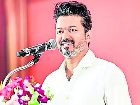 విజయ్‌ బర్త్‌డేకు సిద్ధం కండి 
