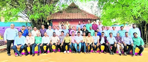 న్యాయ విద్యార్థుల అ‘పూర్వ’ కలయిక 