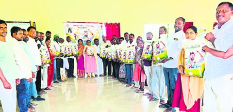 నాణ్యమైన  విత్తనాలతో లాభాలు
