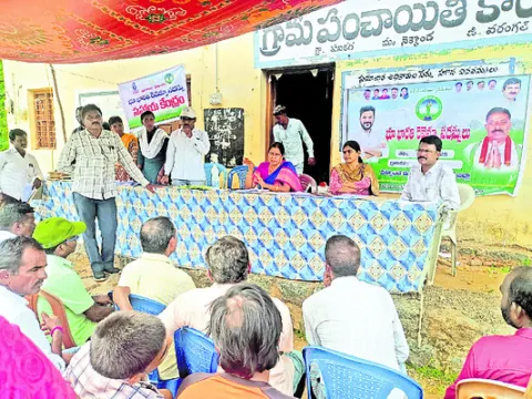 దరఖాస్తుల స్వీకరణలో నిర్లక్ష్యం చేయొద్దు