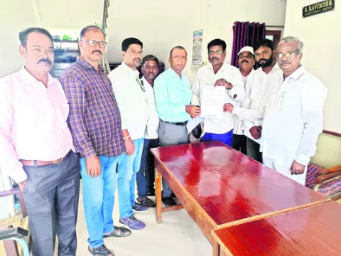 అవగాహన కల్పించడం ద్వారా హక్కులపై చైతన్యపర్చొచ్చు