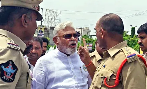 Pattabhipuram CI Venkateswarlu over action on ambati rambabu3