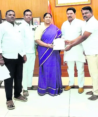 ‘ఆదివాసీలను అడవి నుంచి దూరం చేసే కుట్ర’