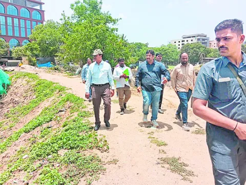 ‘చెరువుల అభివృద్ధి వేగంగా జరగాలి’ 