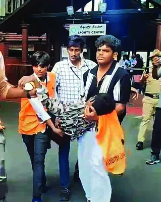 విపరీతంగా జనం రావడం వల్లనే.. 