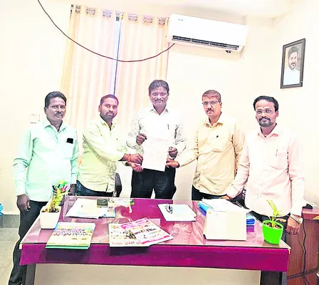 సర్దుబాటు ప్రక్రియ వాయిదా వేయాలి