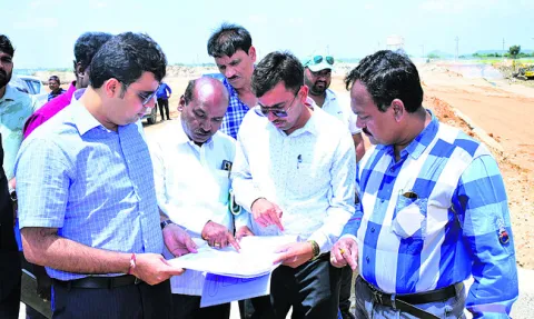 జాతీయ రహదారి పనుల్లో నాణ్యత పాటించాలి 