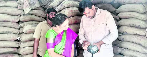 మూడు నెలల బియ్యం  పంపిణీ చేస్తున్నాం