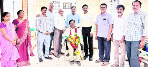 అంకితభావంతో విధులు నిర్వహిస్తేనే గుర్తింపు 