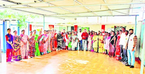 విద్యార్థులను భావిపౌరులుగా తీర్చిదిద్దాలి 
