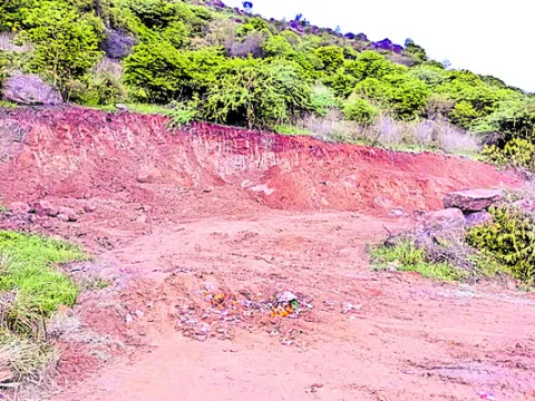 వైకుంఠపురం వెంకన్న కొండకు అపచారం
