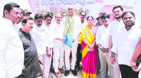 భూ బాధితులకు బాసట
