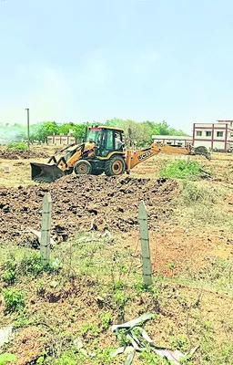 పేదల స్థావరాలపై ప్రతాపం 