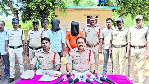 బైక్‌ల చోరీ కేసులో ఇద్దరి అరెస్ట్‌ 