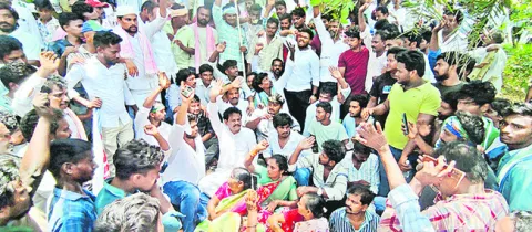 వెన్నుపోటుపైజనాగ్రహం