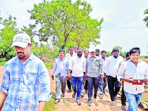 ఇంటిగ్రేటెడ్‌ స్కూల్‌ నిర్మాణానికి స్థల పరిశీలన