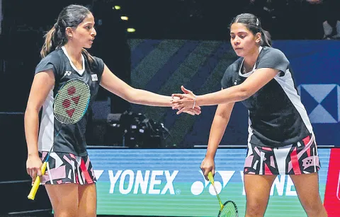Pullela Gayatri and Teresa Jolly pair off to a good start at the Indonesia Open6